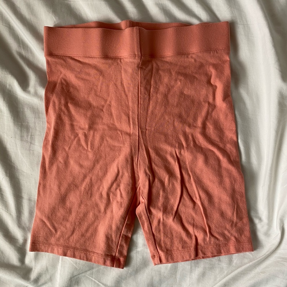 Peach biker shorts